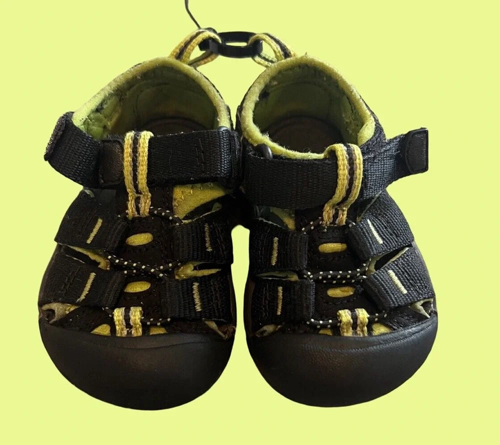 KEEN Little Kids' Newport H2 Outdoor Sandals, Black/Lime Green| 1009942